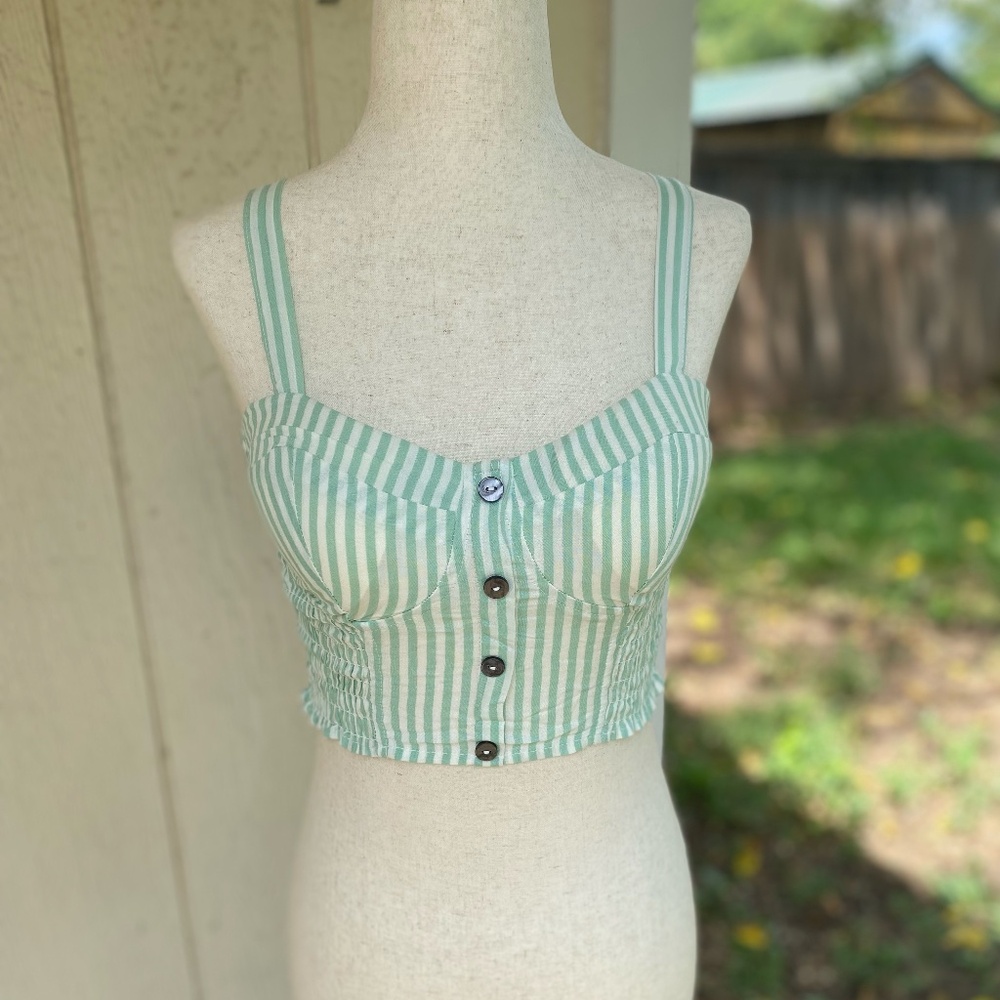 Green crop top